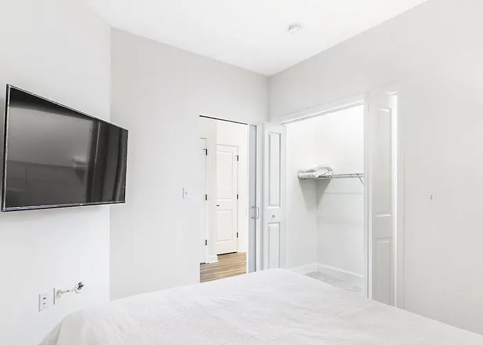 Landing - Modern With Amazing Amenities *