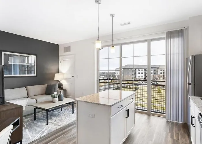 Landing - Modern With Amazing Amenities * Lombard